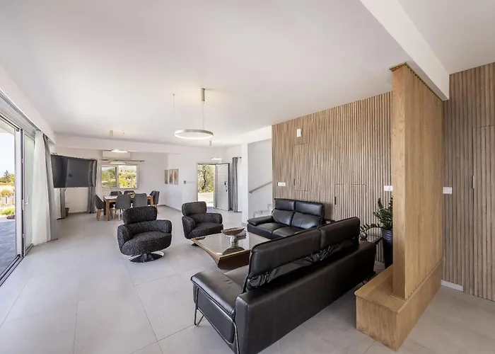 Luna Mare * Kato Yialia