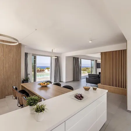 Luna Mare Villa