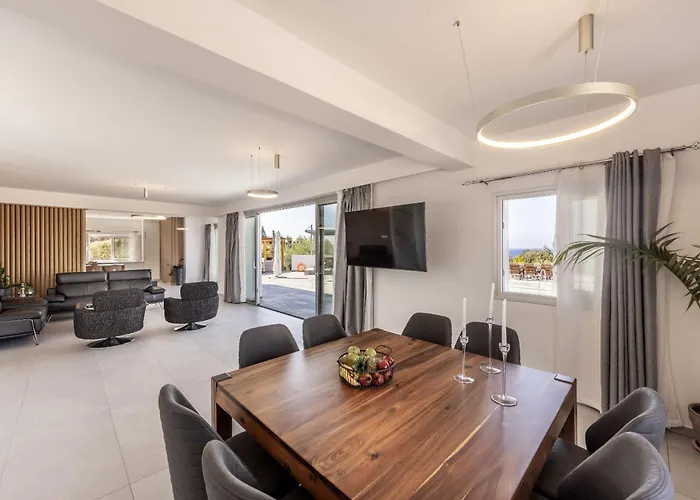 Luna Mare * Kato Yialia