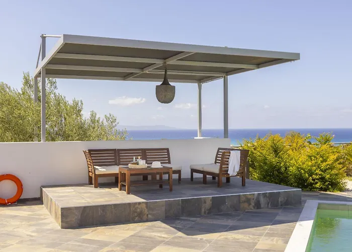 Luna Mare Kato Yialia